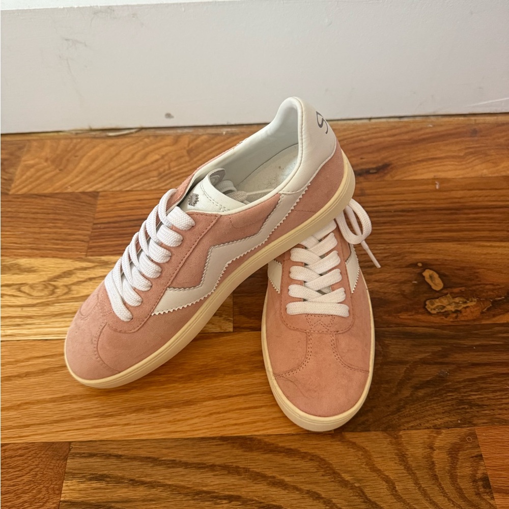 Stuart Weitzman Daryl Low Top Pink Suede Sneakers